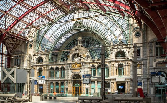 Željeznički kolodvor u Antwerpenu - 10