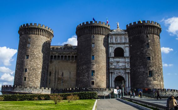 Novi dvorac, Napulj