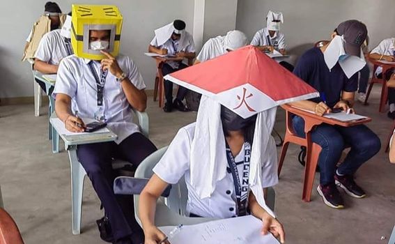 Studenti nose maske tijekom ispita