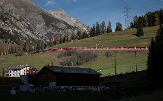 Najduži putnički vlak na svijetu švicarske tvrtke Rhaetian Railway RhB - 4