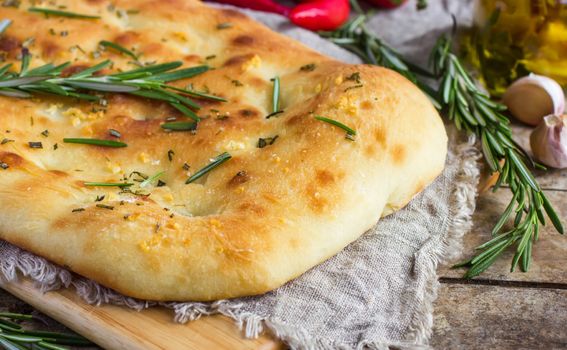 Focaccia s ružmarinom i češnjakom