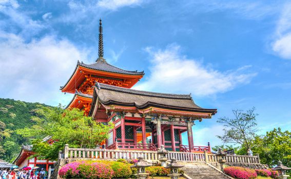 Kyoto, Japan: Kyoto je nekada bila imperijalna prijestolnica Japana, što se i danas može vidjeti po brojnim običajima i arhitekturi koja se u gradu može pronaći. Upoznajte brojne čajane, vrtove i dvorce koji su pravi simboli Japana.