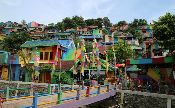 Dugino selo u Indoneziji, Kampung Pelangi - 4