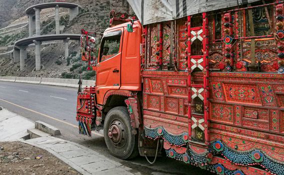 Šareni autobusi i kamioni u Pakistanu - 3