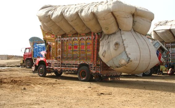 Šareni autobusi i kamioni u Pakistanu - 5