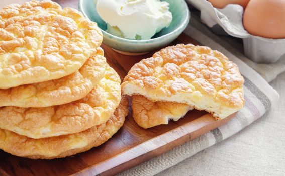 Cloud bread