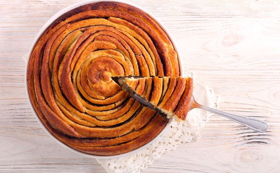 Cimet-rolice kao torta