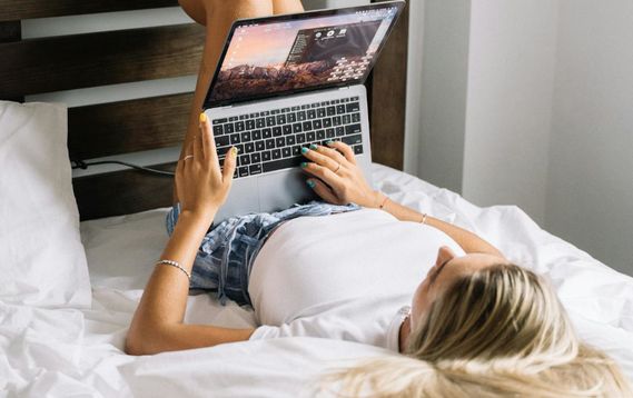 Na laptopu
