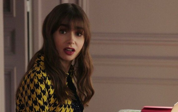 Lily Collins kao Emily Cooper