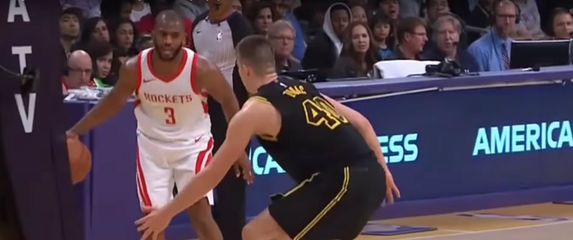 Zubac protiv Chrisa Paula (Foto: Screenshot)