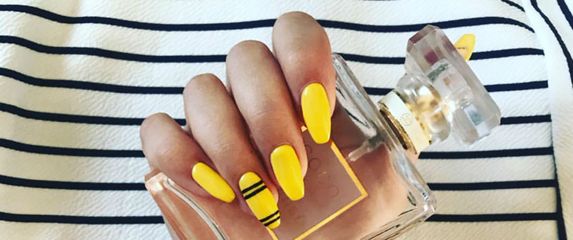 Žuti lak za nokte