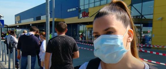 Lorena i veliki red pred trgovinom