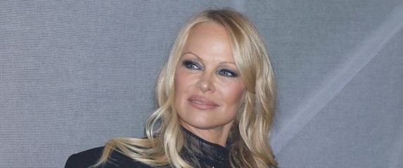Pamela Anderson na predstavljanju kolekcije H&M-a i Muglera - 1