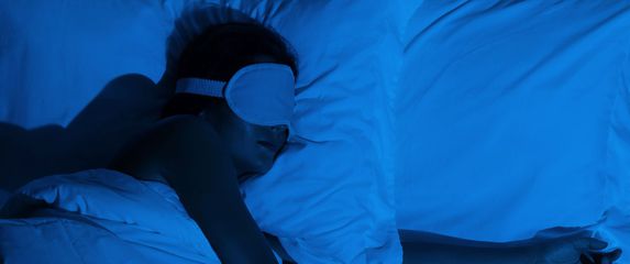 Spavanje s maskom na licu