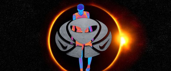 NBA košarkaš Victor Wembanyama i njegov logotip ispred pomrčine Sunca
