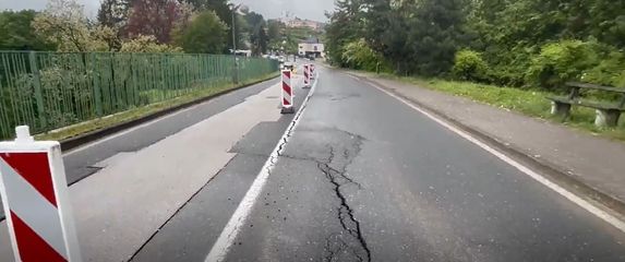 Pukotina na cesti na zagrebačkom Pantovčaku