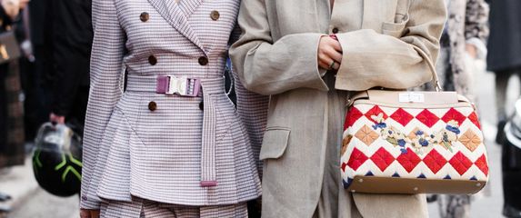 Sako s remenom je hit proljetnih kombinacija