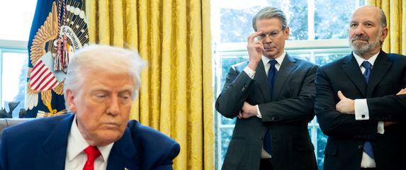 Donald Trump, Scott Bessent, Howard Lutnick