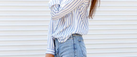 Prugasta košulja i traperice su savršen par