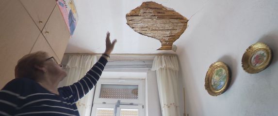 Kuća oštećena zbog radova u Karlovcu