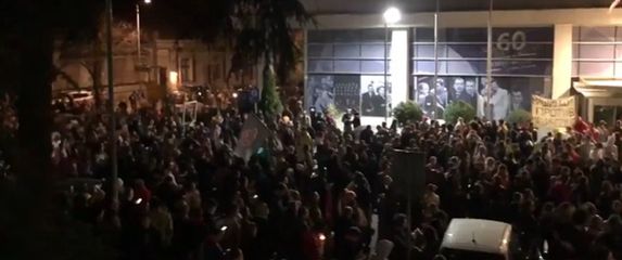 Studenti blokirali zgrade RTS-a i RTV-a