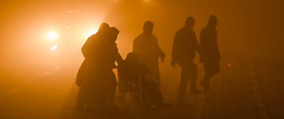 Iračani usred pješčane oluje