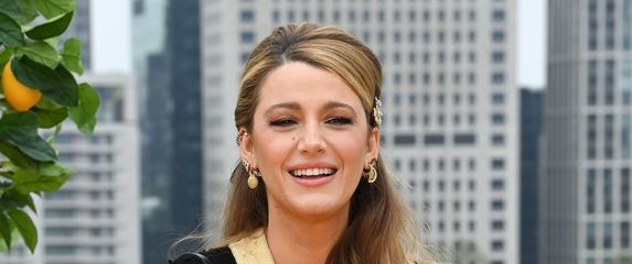 Blake Lively u Londonu promovira svoj novi film 'Another Simple Favor' - 8