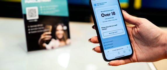 Biometrijska provjera dobi