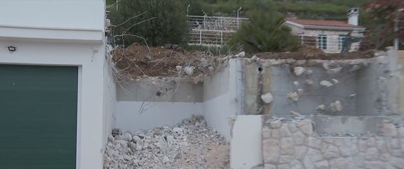 Ruše se dijelovi Budimirove kuće - 2