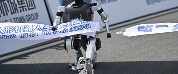 Robot trči maraton