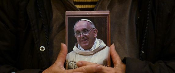 Vjernici odaju počast papi Franji u Argentini