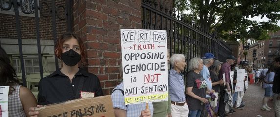 Studenti ispred Harvarda prosvjeduju protiv Izraela