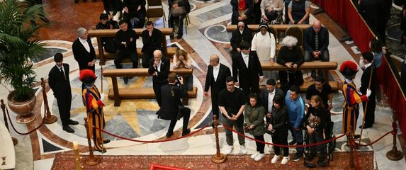 Franjino tijelo u lijesu u bazilici svetog Petra