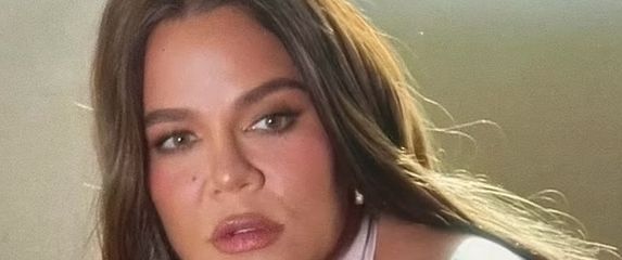 Khloe Kardashian - 1