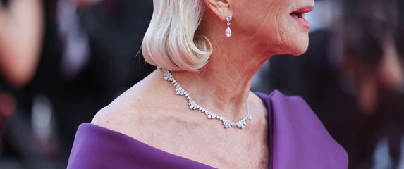 Helen Mirren proglašena je najljepšom osobom godine sa 76 godina