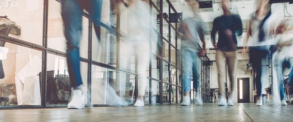 Ljudi u hodu, ilustracija