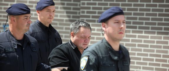 Svećenik koji je uhićen zbog sumnje da je spolno zlostavljao dječake - 1