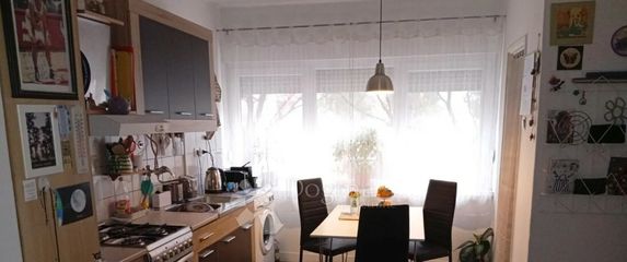 Prodaje se stan u Sisku - 1