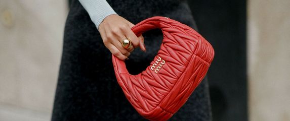 Efektna torbica podiže svako izdanje