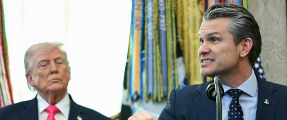 Donald Trump, Pete Hegseth