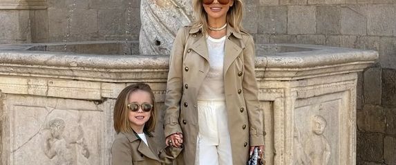 Maja Šuput, Bloom Tatarinov