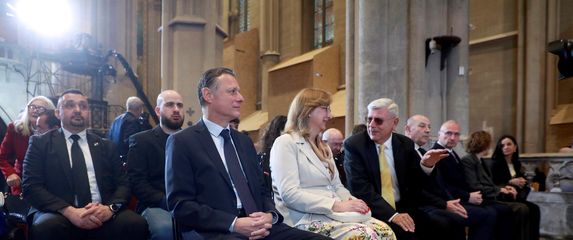 Uskrsna misa u Zagrebačkoj katedrali