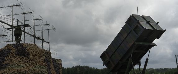 Ukrajinski lovci F-16 iznad sustava Patriot