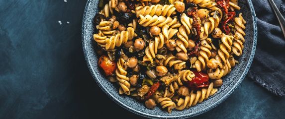 Mediteranska salata od tjestenine