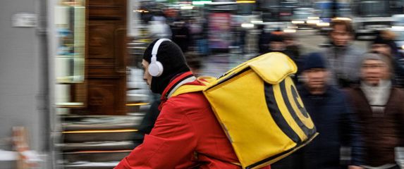 Dostavljač na biciklu