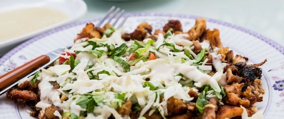 Trakice pilećeg zabatka možete ispeći u pećnici kako biste dobili jelo slično kebabu