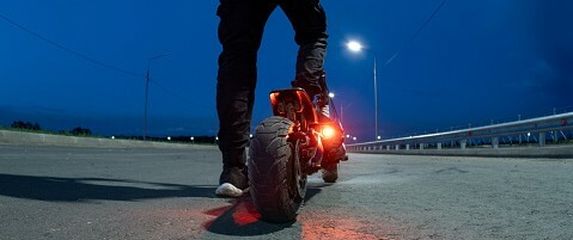 Romobil, ilustracija