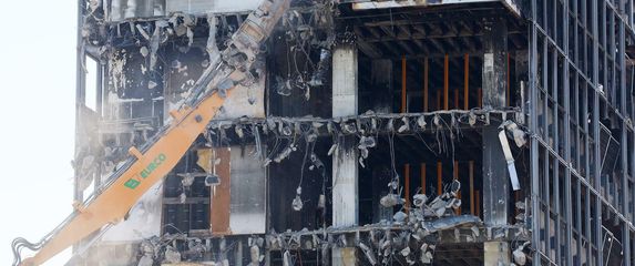 Započelo uklanjanje dijelova Vjesnika