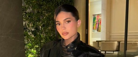 Dom Kylie Jenner - 3