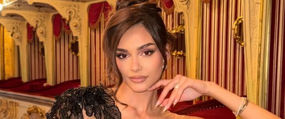 Laura Gnjatović na Instagramu - 1